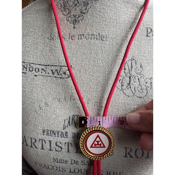 Vintage Freemason Red Bolo Tie – Royal Arch Masonic Western Style - Picture 2 of 3